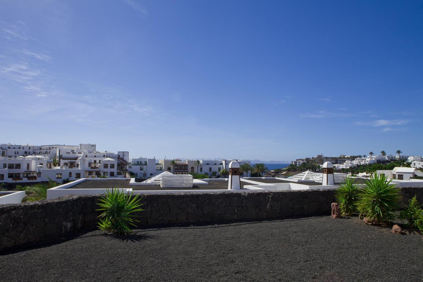 Apartamentos Livvo Coloradamar Playa Blanca  Exterior photo