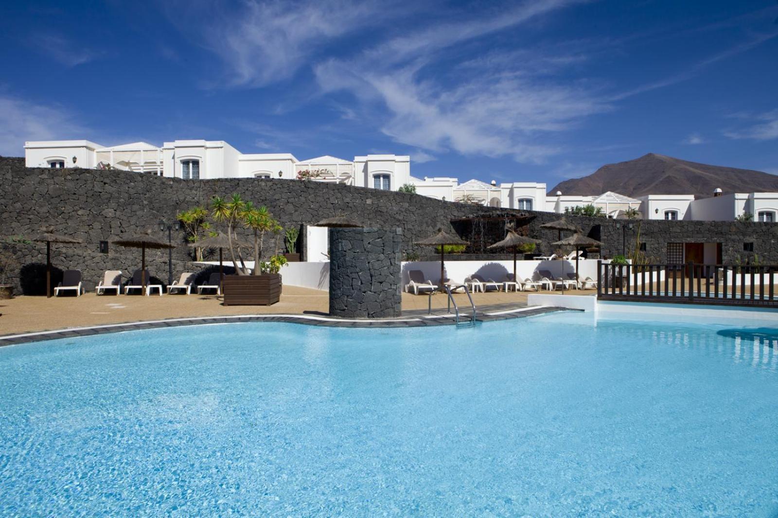 Apartamentos Livvo Coloradamar Playa Blanca  Exterior photo
